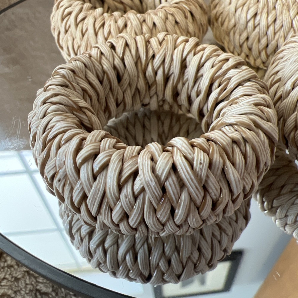 Set Of 4 Wicker Rattan Woven Napkin Rings Tan Beachy Boho Cottage core - Picture 8 of 8
